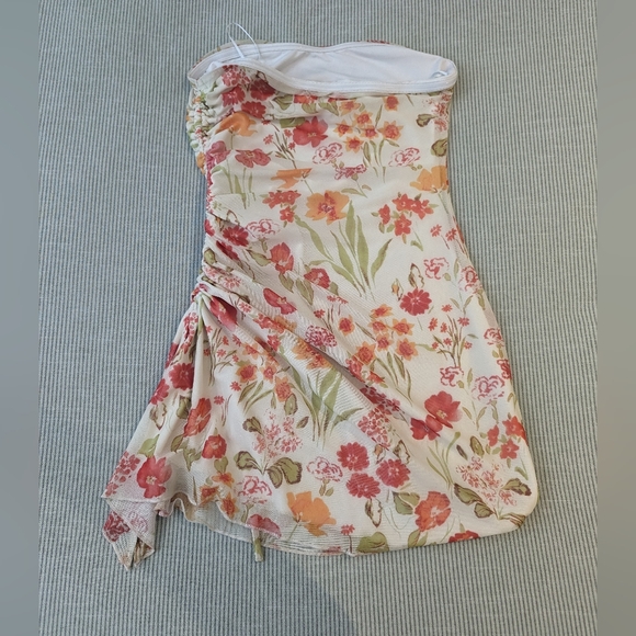 Princess Polly strapless dress - Picture 2 of 3